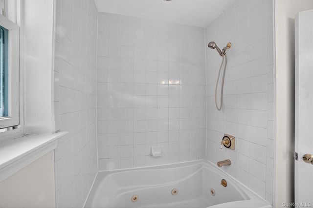 14 Pond View Lane, Ossining, NY 10562