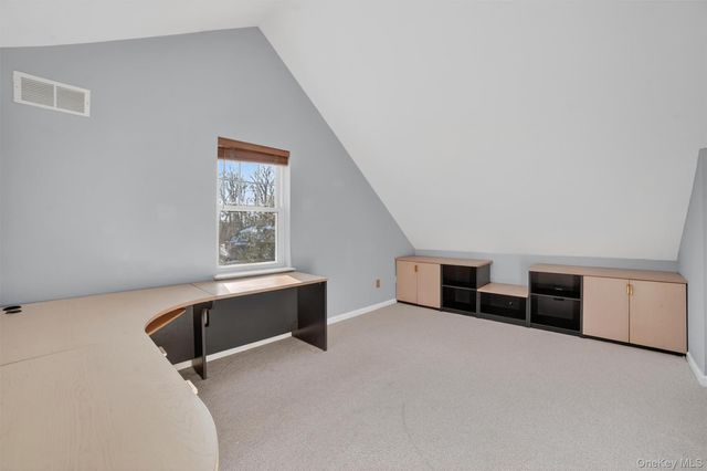 14 Pond View Lane, Ossining, NY 10562