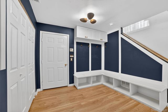 14 Pond View Lane, Ossining, NY 10562