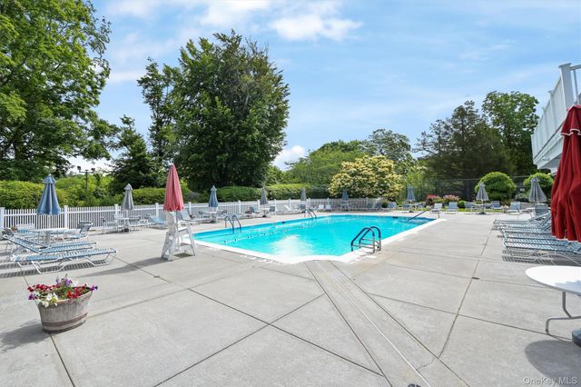 14 Pond View Lane, Ossining, NY 10562