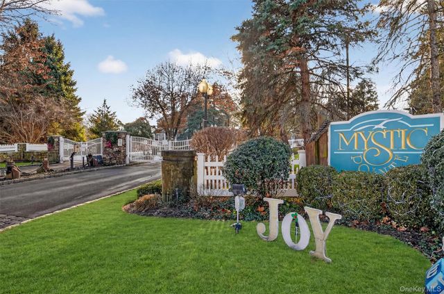 14 Pond View Lane, Ossining, NY 10562