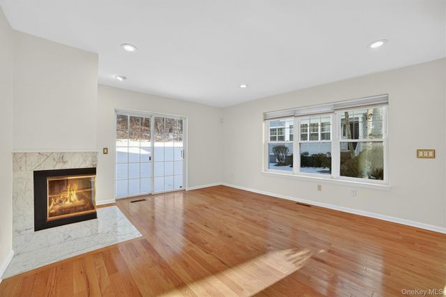 14 Pond View Lane, Ossining, NY 10562