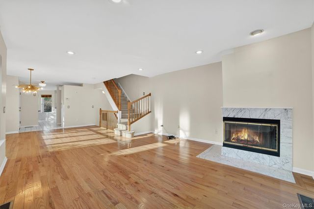 14 Pond View Lane, Ossining, NY 10562