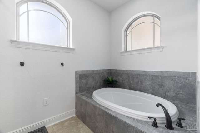 3020 Rosa Del Villa Dr, Gulf Breeze, FL 32563