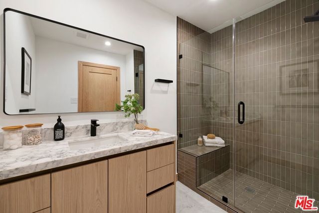 11906 S Park Avenue, Los Angeles, CA 90066