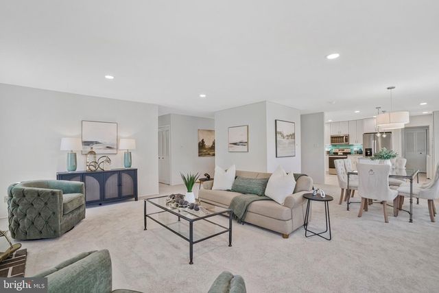 4103 PORT RAE LN, Fairfax, VA 22033