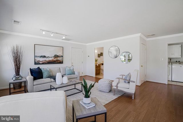 4103 PORT RAE LN, Fairfax, VA 22033