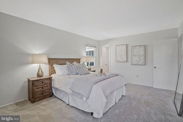 4103 PORT RAE LN, Fairfax, VA 22033