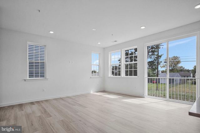 5723 HOWARD DR, Glen Burnie, MD 21061