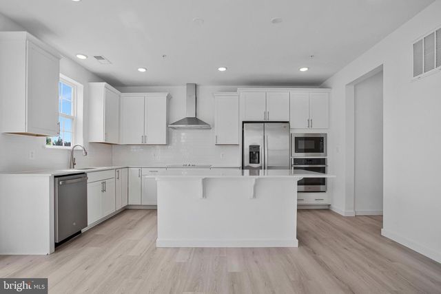5723 HOWARD DR, Glen Burnie, MD 21061