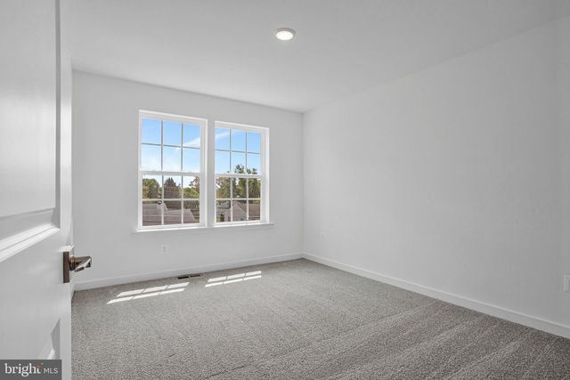 5723 HOWARD DR, Glen Burnie, MD 21061