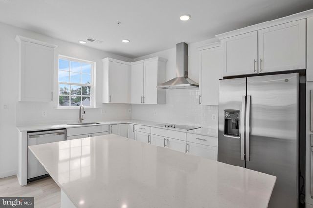 5723 HOWARD DR, Glen Burnie, MD 21061
