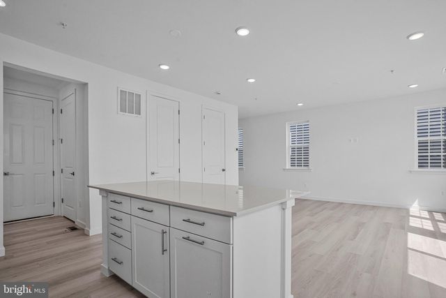 5723 HOWARD DR, Glen Burnie, MD 21061