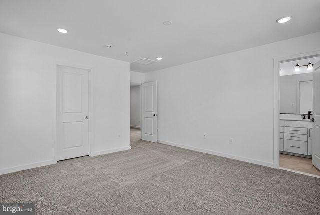 5723 HOWARD DR, Glen Burnie, MD 21061