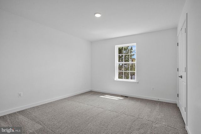 5723 HOWARD DR, Glen Burnie, MD 21061