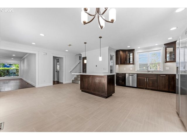 16600 Se SALMON St, Portland, OR 97233