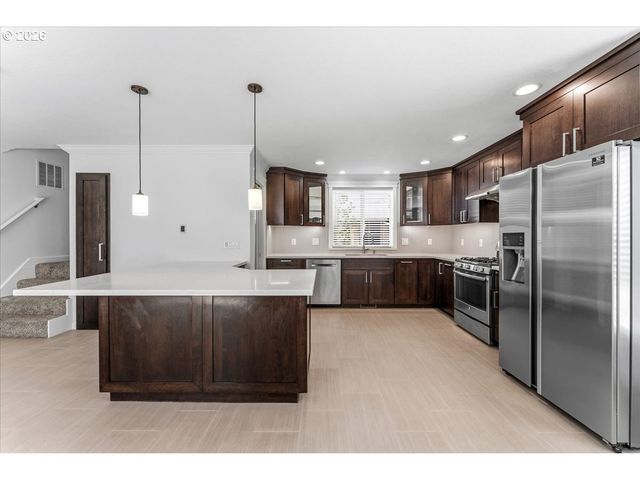 16600 Se SALMON St, Portland, OR 97233
