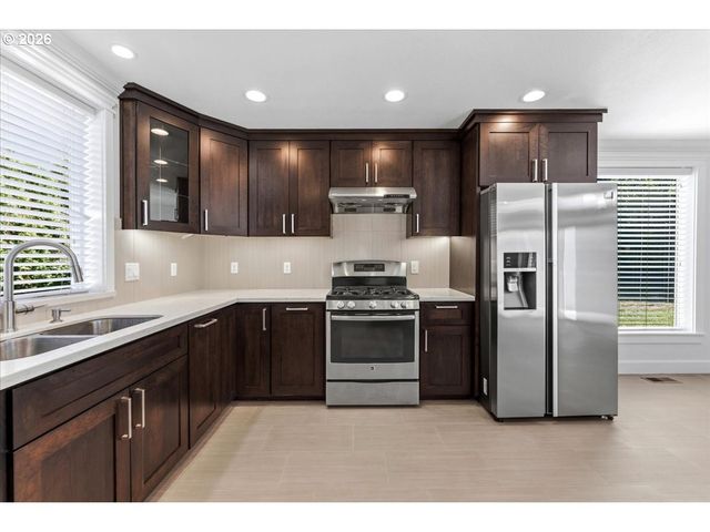 16600 Se SALMON St, Portland, OR 97233