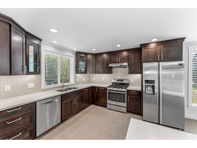 16600 Se SALMON St, Portland, OR 97233