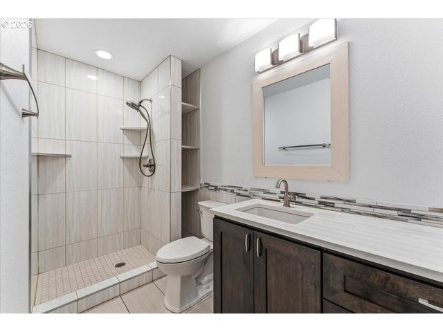16600 Se SALMON St, Portland, OR 97233