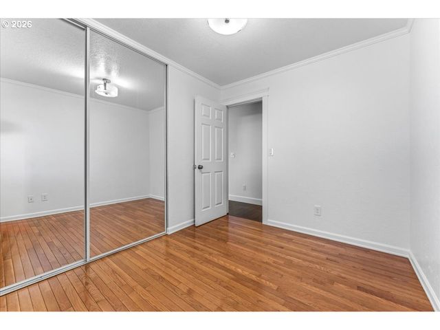 16600 Se SALMON St, Portland, OR 97233