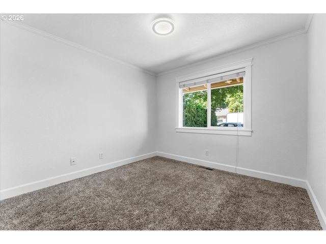 16600 Se SALMON St, Portland, OR 97233