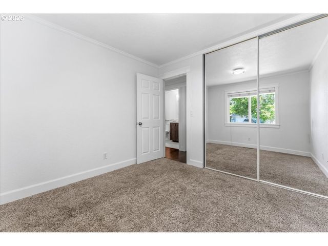 16600 Se SALMON St, Portland, OR 97233