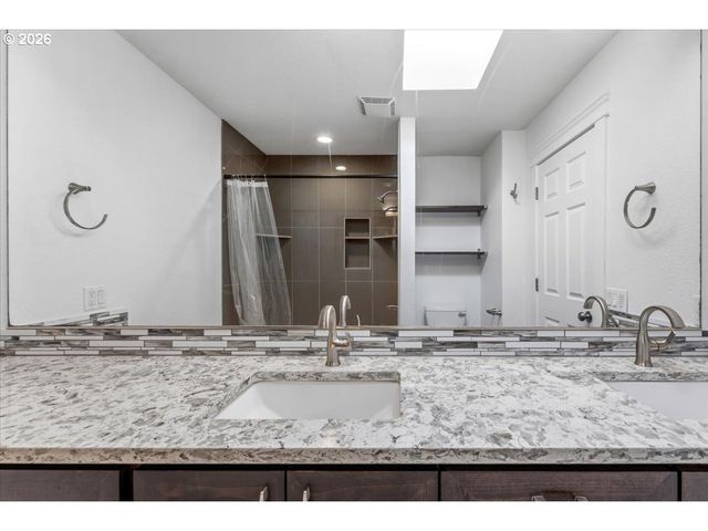 16600 Se SALMON St, Portland, OR 97233