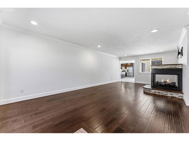 16600 Se SALMON St, Portland, OR 97233