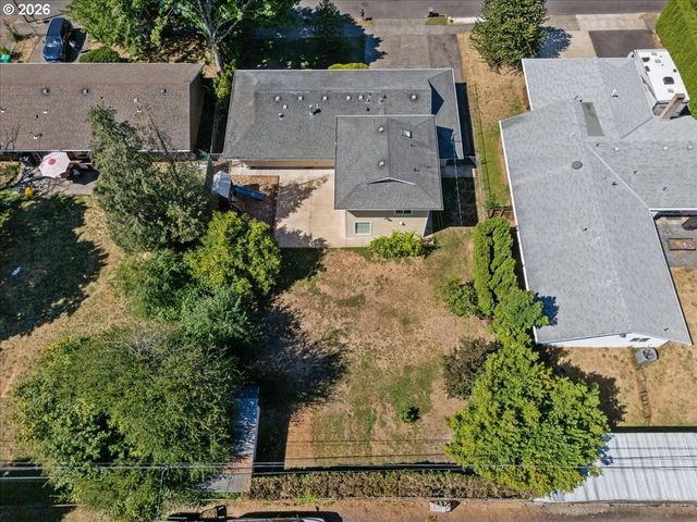 16600 Se SALMON St, Portland, OR 97233