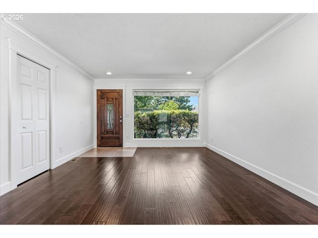 16600 Se SALMON St, Portland, OR 97233