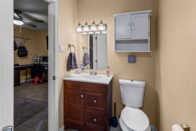 1429 W Torrey Street, Granbury, TX 76048