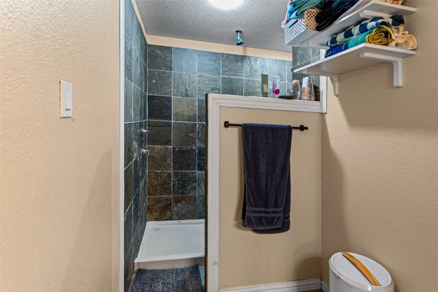 1429 W Torrey Street, Granbury, TX 76048