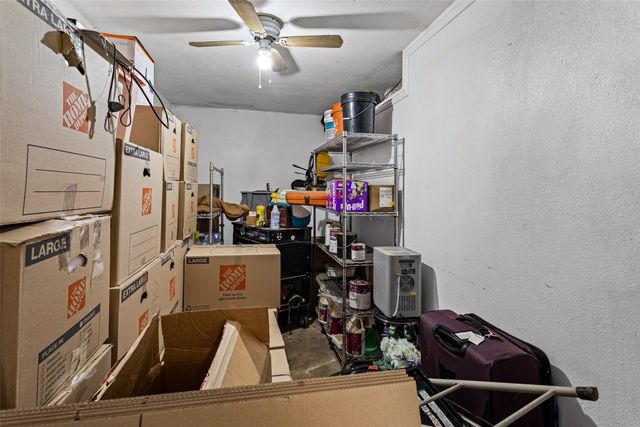 1429 W Torrey Street, Granbury, TX 76048