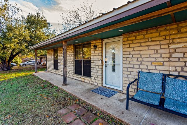 1429 W Torrey Street, Granbury, TX 76048