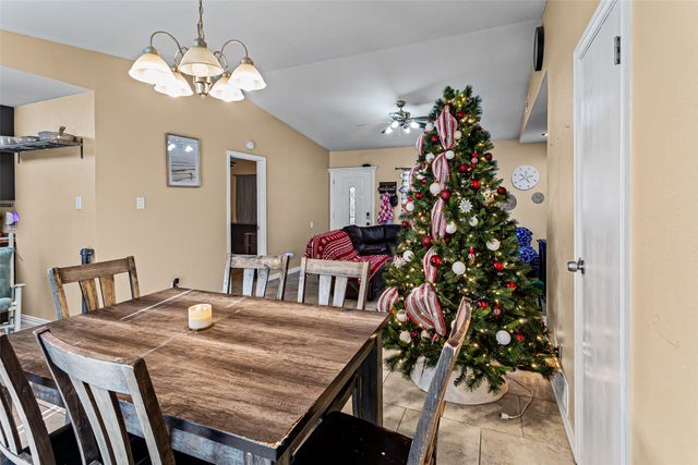 1429 W Torrey Street, Granbury, TX 76048