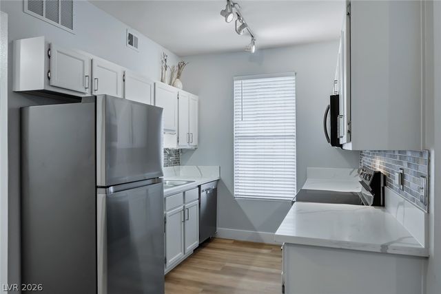 231 West Horizon Ridge Parkway 416, Henderson, NV 89012