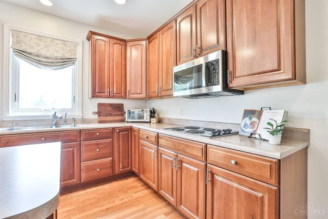 415 Grandin Ridge Drive, Hamilton Twp, OH 45039