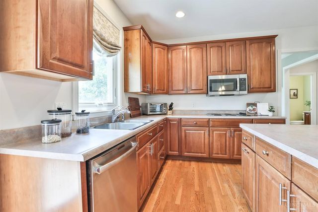 415 Grandin Ridge Drive, Hamilton Twp, OH 45039