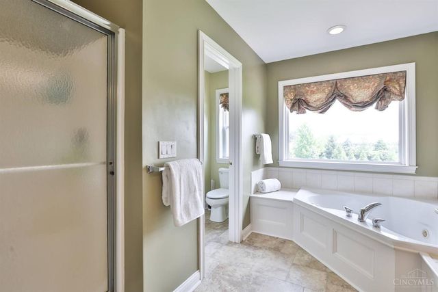 415 Grandin Ridge Drive, Hamilton Twp, OH 45039