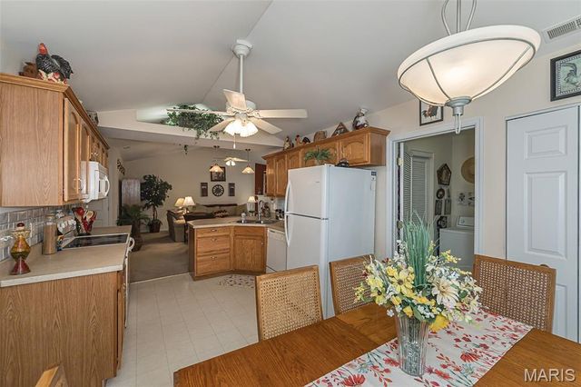 4 Quiet Meadow Court, St Peters, MO 63376
