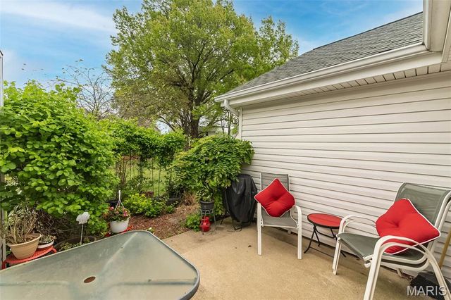 4 Quiet Meadow Court, St Peters, MO 63376