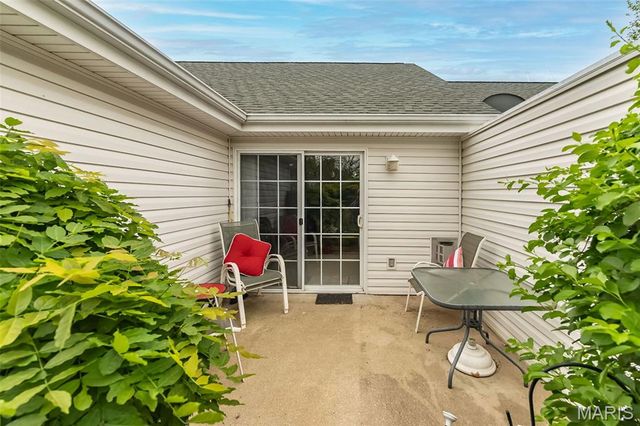 4 Quiet Meadow Court, St Peters, MO 63376