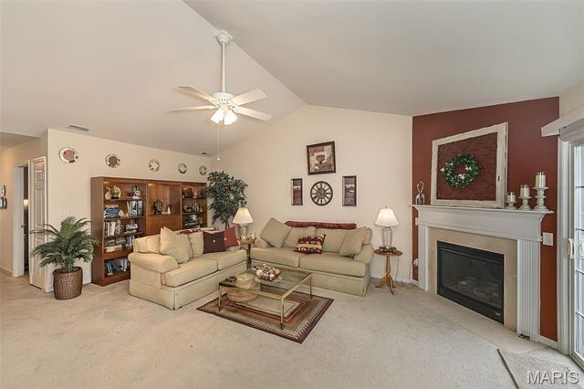 4 Quiet Meadow Court, St Peters, MO 63376
