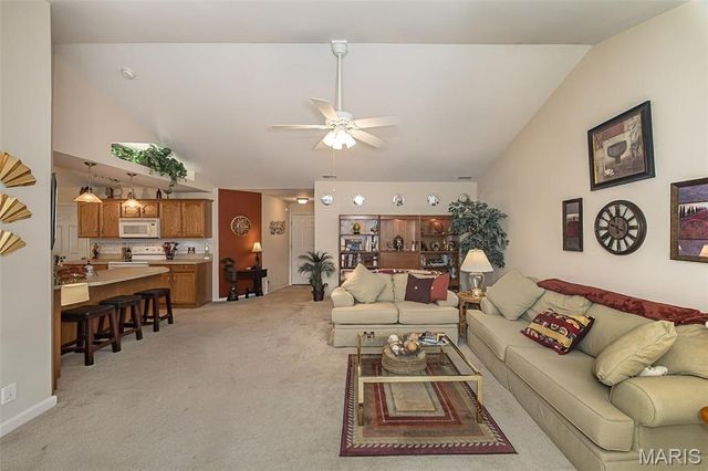 4 Quiet Meadow Court, St Peters, MO 63376