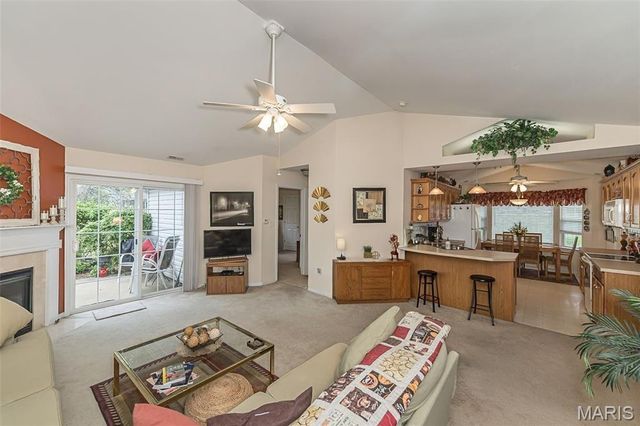4 Quiet Meadow Court, St Peters, MO 63376