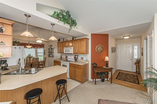 4 Quiet Meadow Court, St Peters, MO 63376