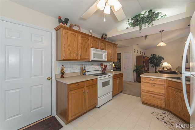 4 Quiet Meadow Court, St Peters, MO 63376