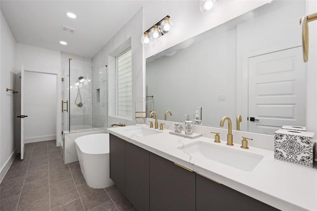 1805 Emir Street M, Houston, TX 77009