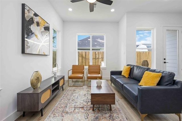 1805 Emir Street M, Houston, TX 77009